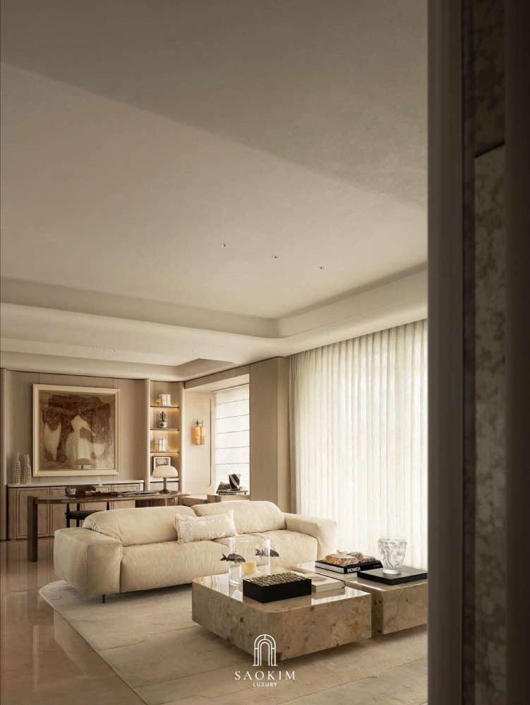 Thiết kế nội thất phòng khách phong cách Contemporary Quiet Luxury mang đến cảm giác thư thái nhờ bố cục thoáng, ánh sáng tự nhiên và nội thất tối giản.